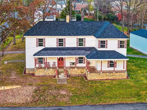 105 Dodson St, Pilot Mountain, NC 27041