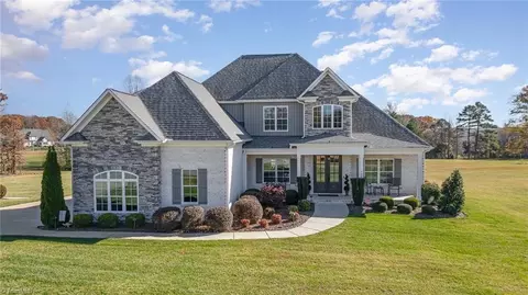 7240 Lanval Dr, Oak Ridge, NC 27310
