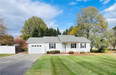 139 Vance St, Dobson, NC 27017