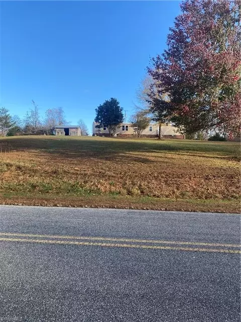 771 Memorial Baptist Church Rd, Stoneville, NC 27048