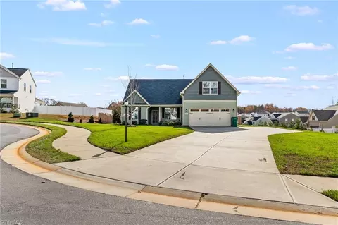105 Ascender Dr, King, NC 27021