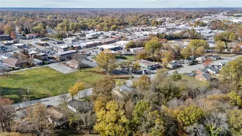 View/Area - 1424 Johnson St, High Point, NC 27262 photo 3 of 6