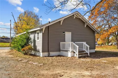 Exterior - 1424 Johnson St, High Point, NC 27262 photo 9 of 9