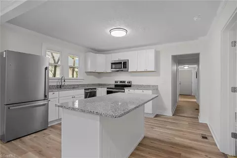 1007 Albert Ave, High Point, NC 27265 photo 9