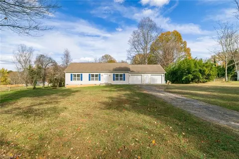 8008 Pate Dr, Oak Ridge, NC 27310