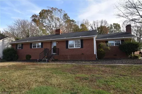 127 Dogwood Dr, Burlington, NC 27215