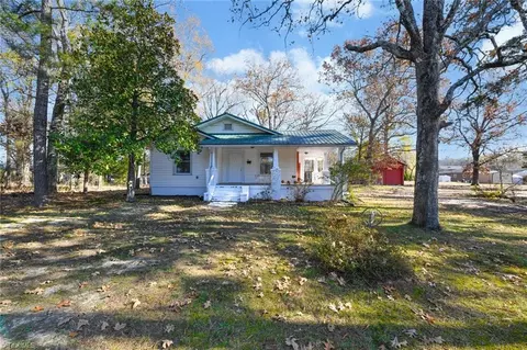 311 Aycock St, Thomasville, NC 27360