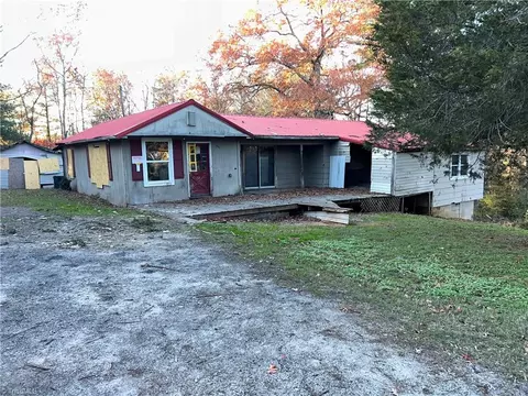 3410 Gragg Price Ln, Hudson, NC 28638