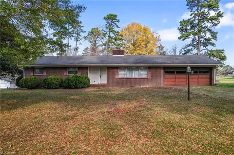 Exterior - 4620 Sherrills Ford Rd, Salisbury, NC 28147 photo 2 of 11