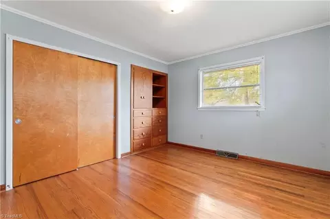 Bedroom - 4620 Sherrills Ford Rd, Salisbury, NC 28147 photo 6 of 10