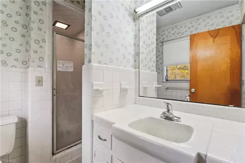 Bath - 4620 Sherrills Ford Rd, Salisbury, NC 28147 photo 2 of 2