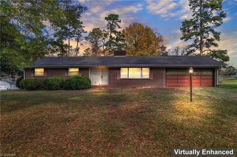 Exterior - 4620 Sherrills Ford Rd, Salisbury, NC 28147 photo 4 of 11