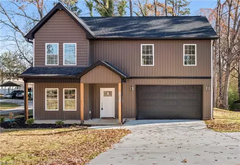 1024 Somerset Dr, Winston Salem, NC 27103