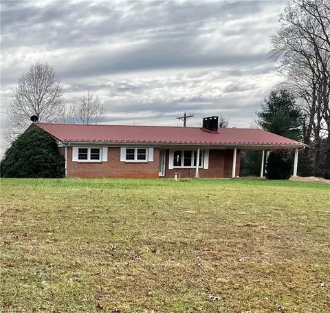 115 Poor Mans Trl, Lowgap, NC 27024