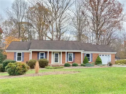 180 Raven Cir, Wilkesboro, NC 28697