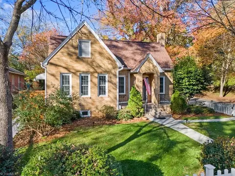 211 Mimosa Dr, Greensboro, NC 27403