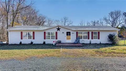 3419 Transou Rd, Pfafftown, NC 27040