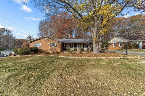 395 Clearview Dr, Asheboro, NC 27205