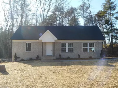 8503 Altavista Dr, Stokesdale, NC 27357