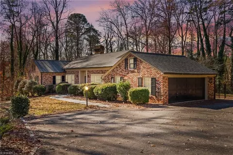 117 Magnolia Rd, Lexington, NC 27292