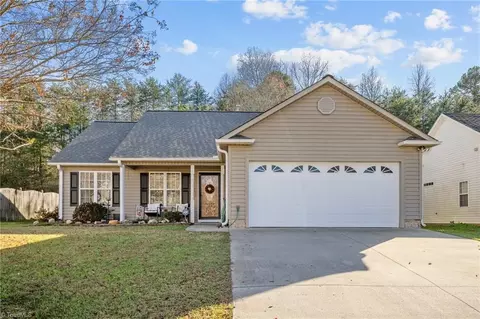 850 Winterside Ln, Winston Salem, NC 27107