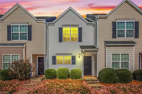 881 Federal Hall Ln, Kernersville, NC 27284