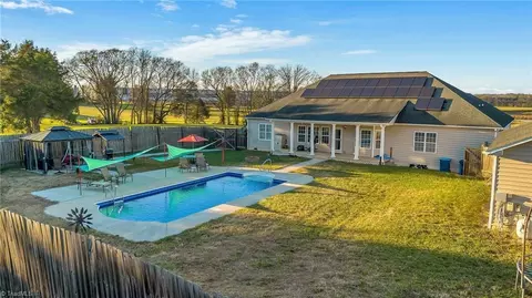 2946 Us Highway 158, Mocksville, NC 27028