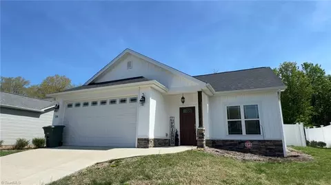 336 Poppy Ct, Eden, NC 27288
