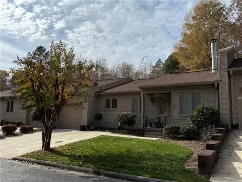 1415 Chestnut Dr #B, High Point, NC 27262