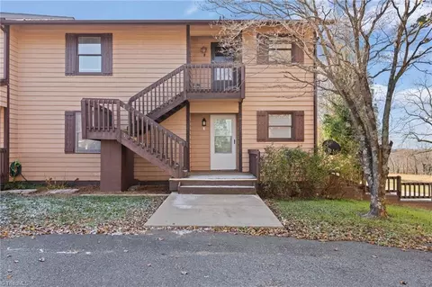 300 Main St #F, Pilot Mountain, NC 27041