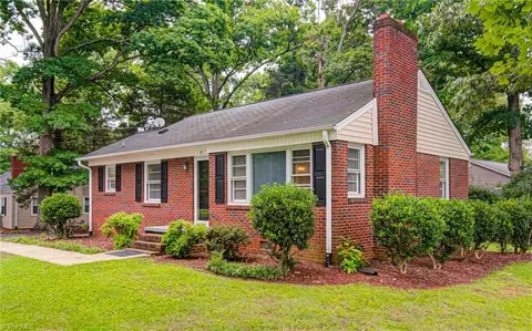 411 Lynhaven Dr, Winston Salem, NC 27104