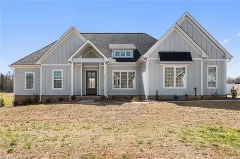 117 Old Dutch Rd, Advance, NC 27006