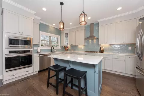 Kitchen - 2712 Bartlett Ln, Clemmons, NC 27012 photo 2 of 4