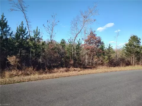132 Harborgate Dr, Denton, NC 27239