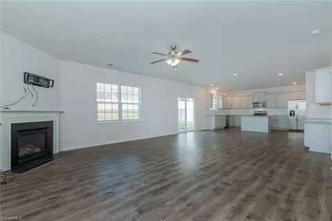 Living - 6948 Quarter Horse Dr, Trinity, NC 27370 photo 2 of 4