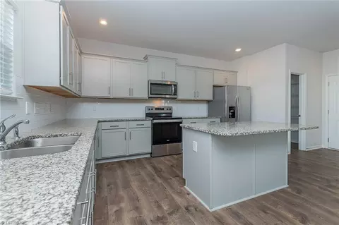 Kitchen - 6948 Quarter Horse Dr, Trinity, NC 27370 photo 2 of 2