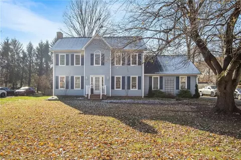 2076 Heidelbury Dr, Winston Salem, NC 27106