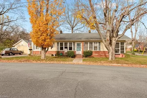 1603 Main St N, Mount Airy, NC 27030