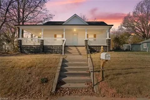 514 Barnes St, Reidsville, NC 27320