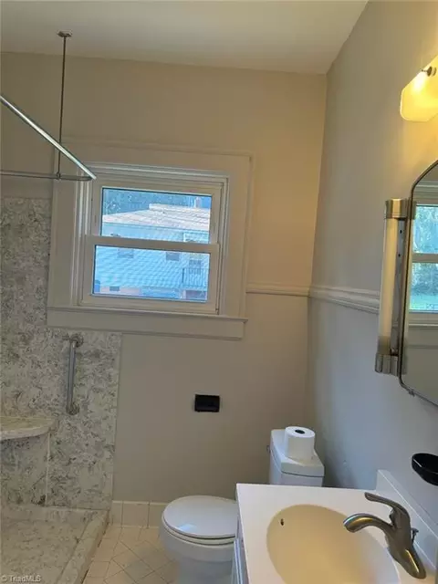 906 Circle Dr, High Point, NC 27262 photo 7