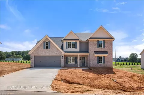 628 Cedar Dr, Winston Salem, NC 27107