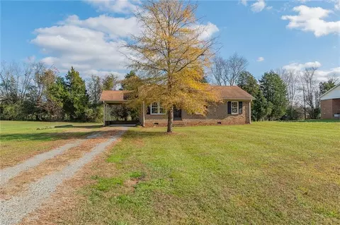 201 Hunter Creek Rd, Lexington, NC 27292