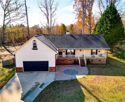 231 Kelly Ln, Lexington, NC 27295