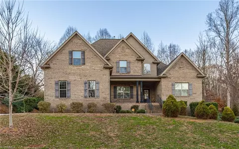400 Hiddenbrooke Dr, Advance, NC 27006