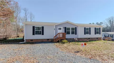 8756 N Us Highway 220, Randleman, NC 27317