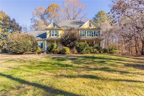 7495 Bullard Rd, Clemmons, NC 27012