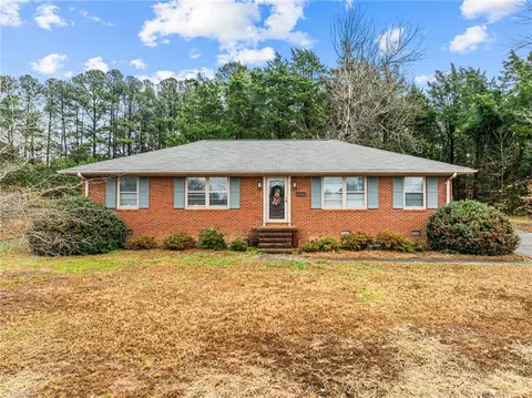 3106 Horse Pen Creek Rd, Greensboro, NC 27410