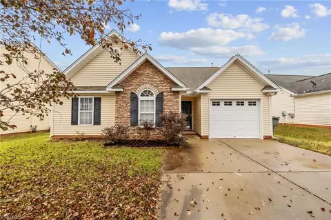 6118 Trotting Pl, Greensboro, NC 27405