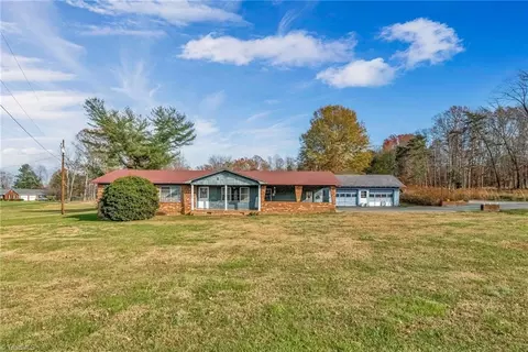 3524 Us Highway 21, Hamptonville, NC 27020