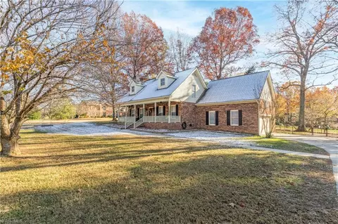 113 Berrywood Ln, Lexington, NC 27295
